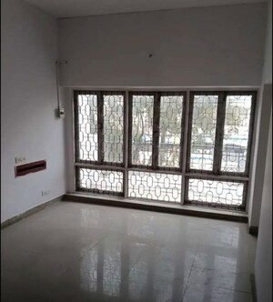 Room in  Office Space at Hazratganj – for Rent