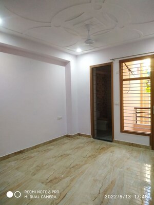Room in 3 BHK Builder Floor at Sector 46 – for Rent