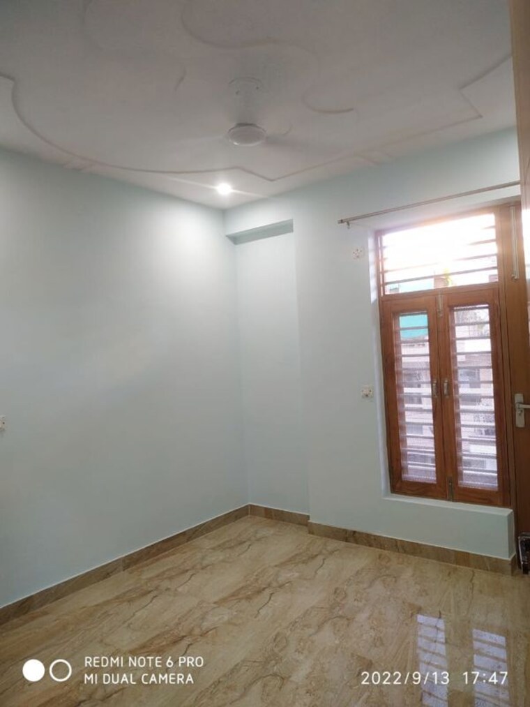 Room, sector 46 3 Bedroom 1500 Sq.Ft. Builder Floor In Sector 46 Gurgaon 10166422