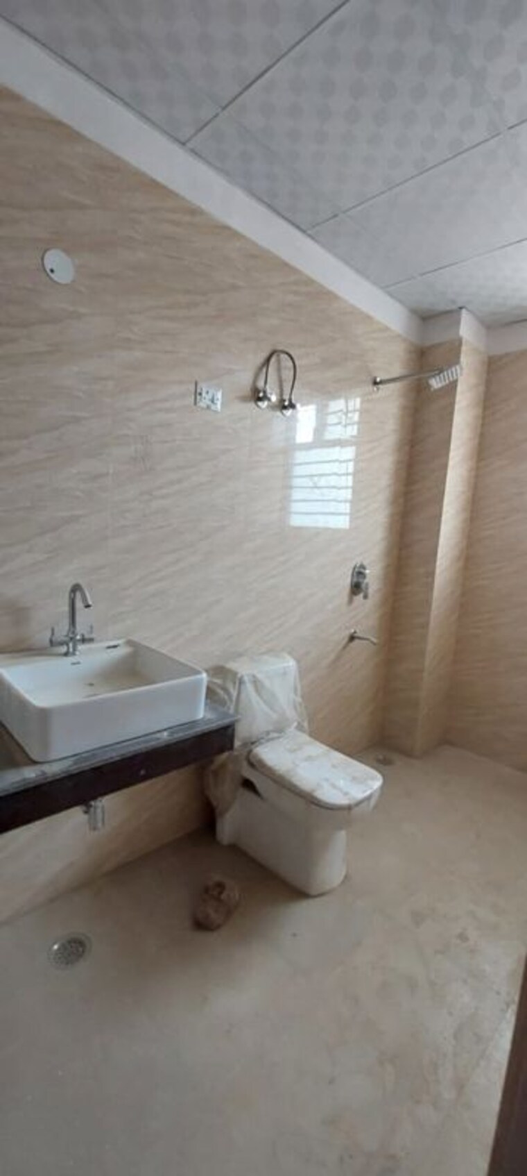 Bathroom, sector 46 3 Bedroom 1500 Sq.Ft. Builder Floor In Sector 46 Gurgaon 10166422