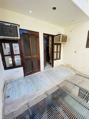 Bedroom in 3 BHK Builder Floor at Sector 46 – for Rent