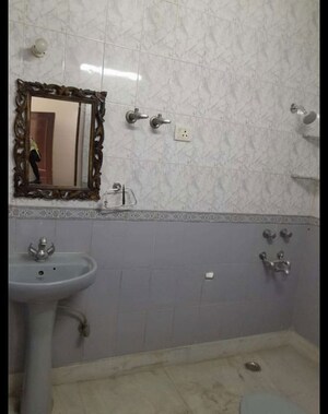 Bathroom in 2 BHK Builder Floor at Sector 46 – for Rent