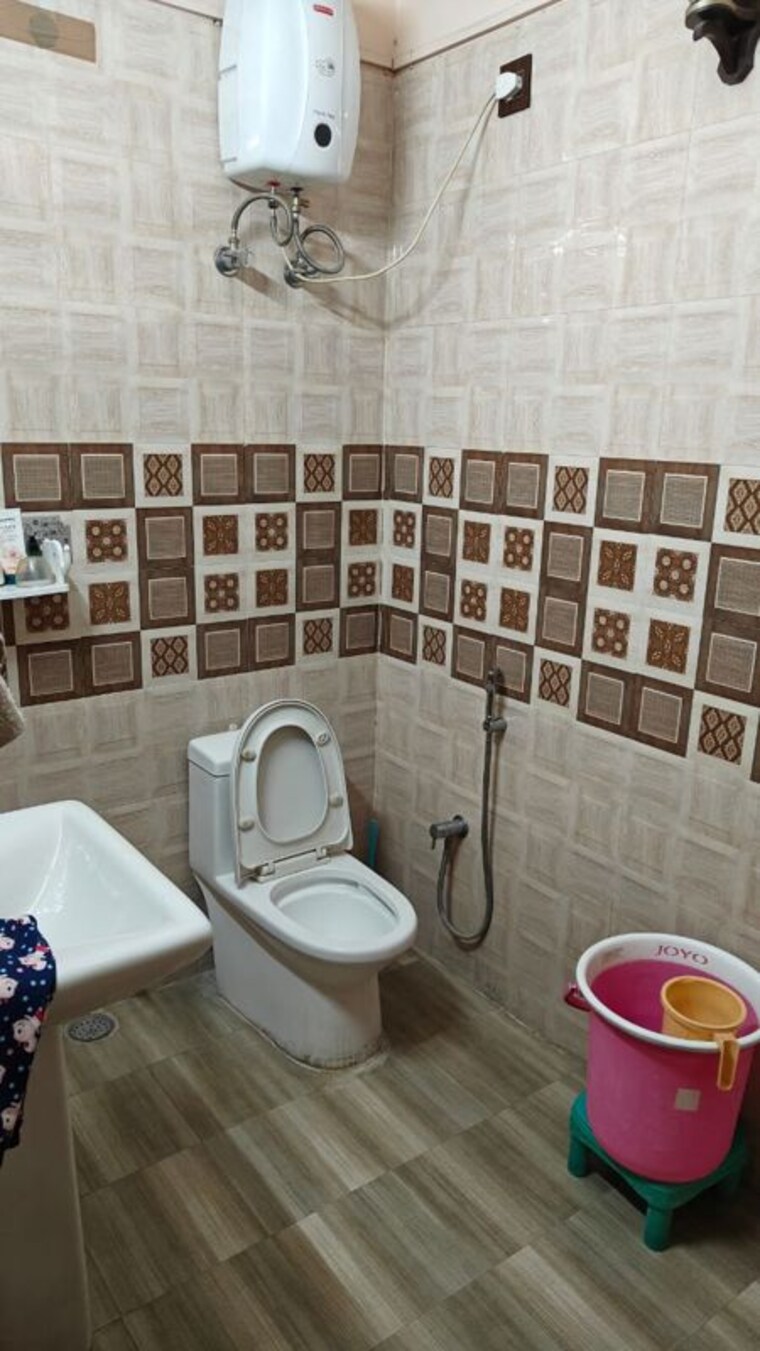 Bathroom, delta ii greater noida 2 Bedroom 120 Sq.Yd. Builder Floor In Delta Ii Greater Noida Greater Noida 10166423