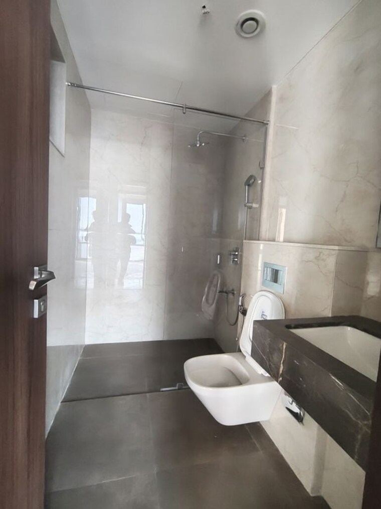 Bathroom, piramal-mahalaxmi 3 Bedroom 1080 Sq.Ft. Apartment In Mahalaxmi Mumbai 10166428