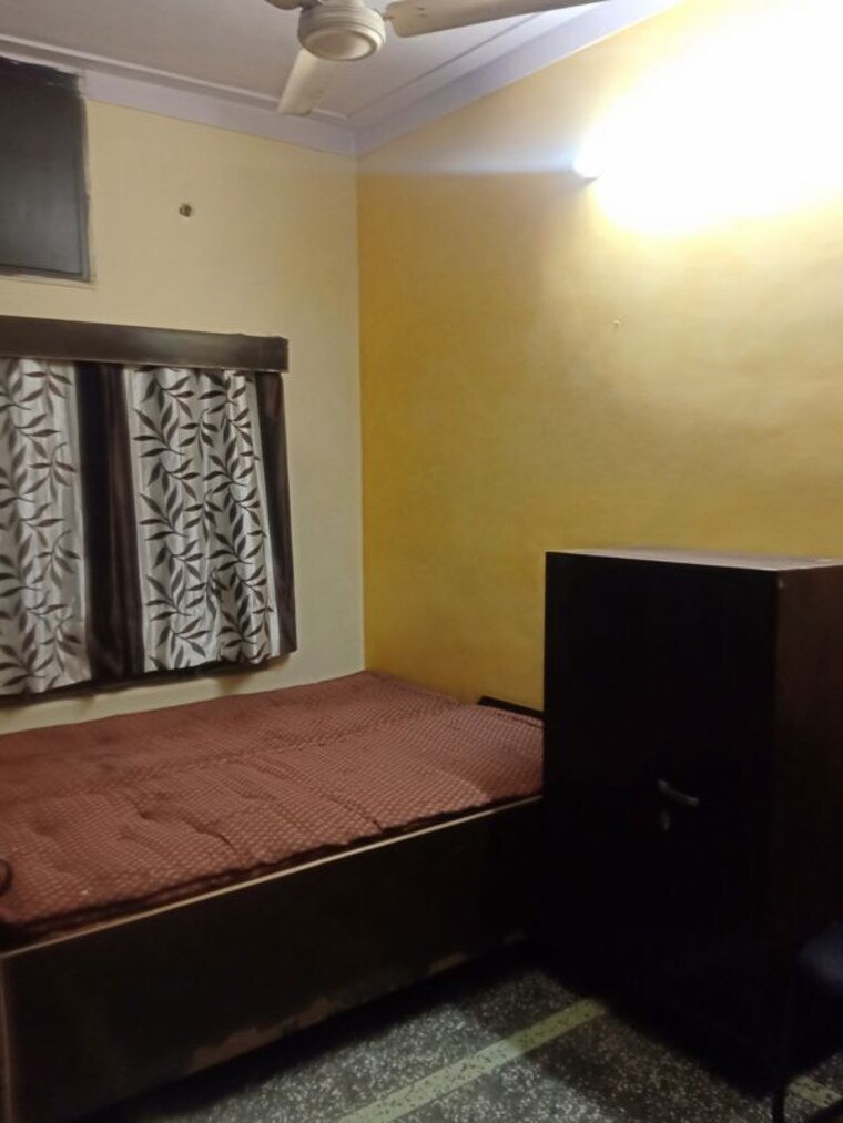 Bedroom, mukherjee nagar 1 Bedroom 180 Sq.Ft. Builder Floor In Mukherjee Nagar Delhi 10166430