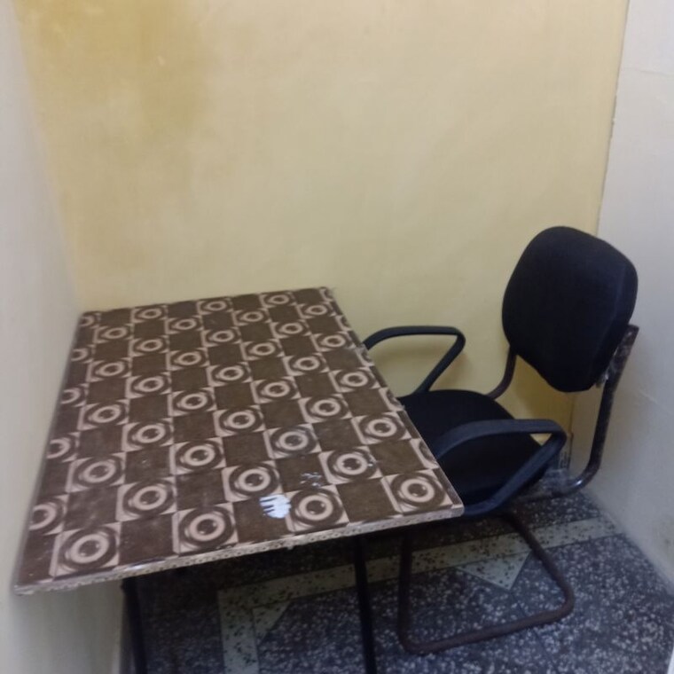 Master Bedroom, mukherjee nagar 1 Bedroom 180 Sq.Ft. Builder Floor In Mukherjee Nagar Delhi 10166430