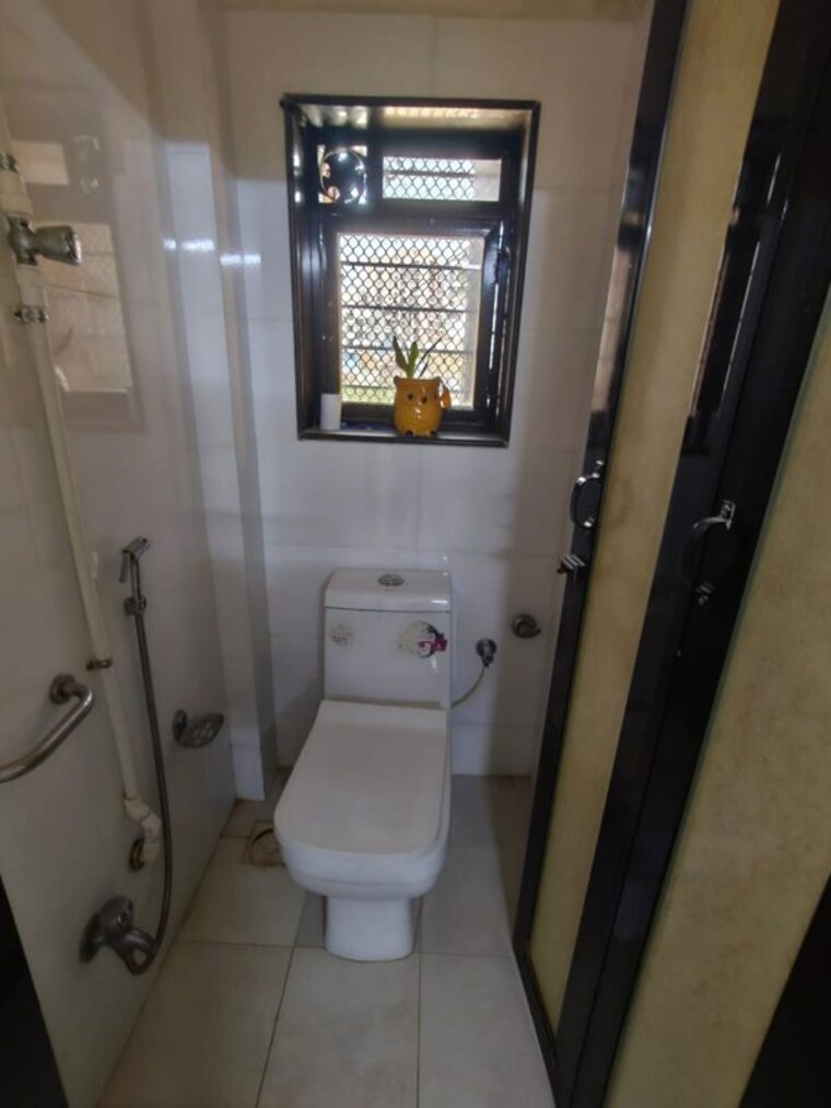 Bathroom, gulmarg-chs-dadar 1 Bedroom 550 Sq.Ft. Apartment In Dadar West Mumbai 10166432