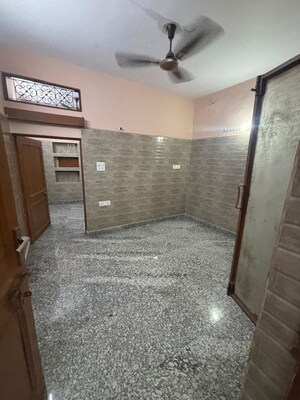 1.5 BHK Builder Floor For Rent in Outram Lines