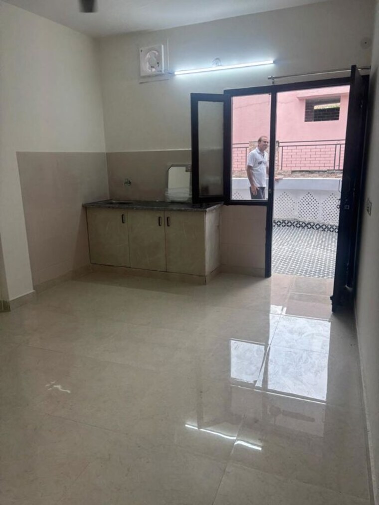Room, hakikat nagar 1 RK 220 Sq.Ft. Builder Floor In Hakikat Nagar Delhi 10166445