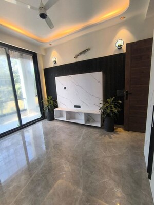 Room in 4 BHK Builder Floor at Ansal API Versalia, Sector 67a – for Sale