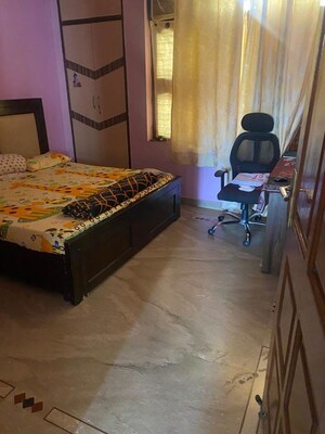 Bedroom in 2 BHK Builder Floor at Sector 46 – for Rent
