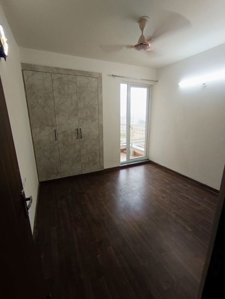 Room, bptp-discovery-park 3 Bedroom 925 Sq.Ft. Apartment In Sector 80 Faridabad 10166458