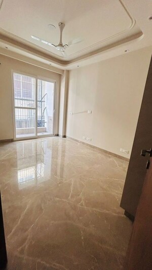 Room in 3 BHK Builder Floor at Malviya Nagar – for Rent