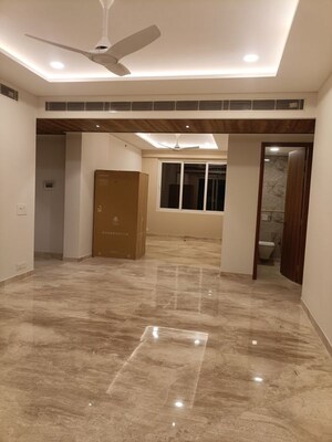 Room in 4 BHK Apartment at Ambience Creacions, Sector 22 – for Rent