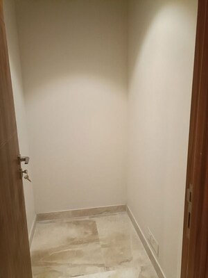 Bathroom in 4 BHK Apartment at Ambience Creacions, Sector 22 – for Rent