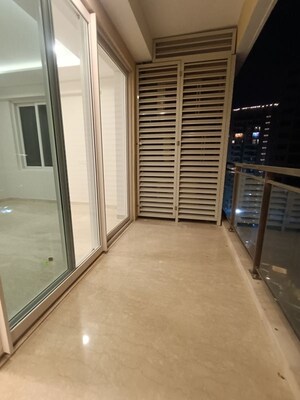 Building Lobby in 4 BHK Apartment at Ambience Creacions, Sector 22 – for Rent