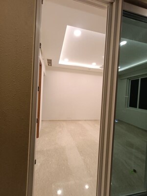 Bathroom in 3 BHK Apartment at Ambience Creacions, Sector 22 – for Sale