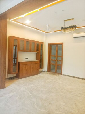 Room in 6 BHK Independent House at Vaishali Nagar – for Sale