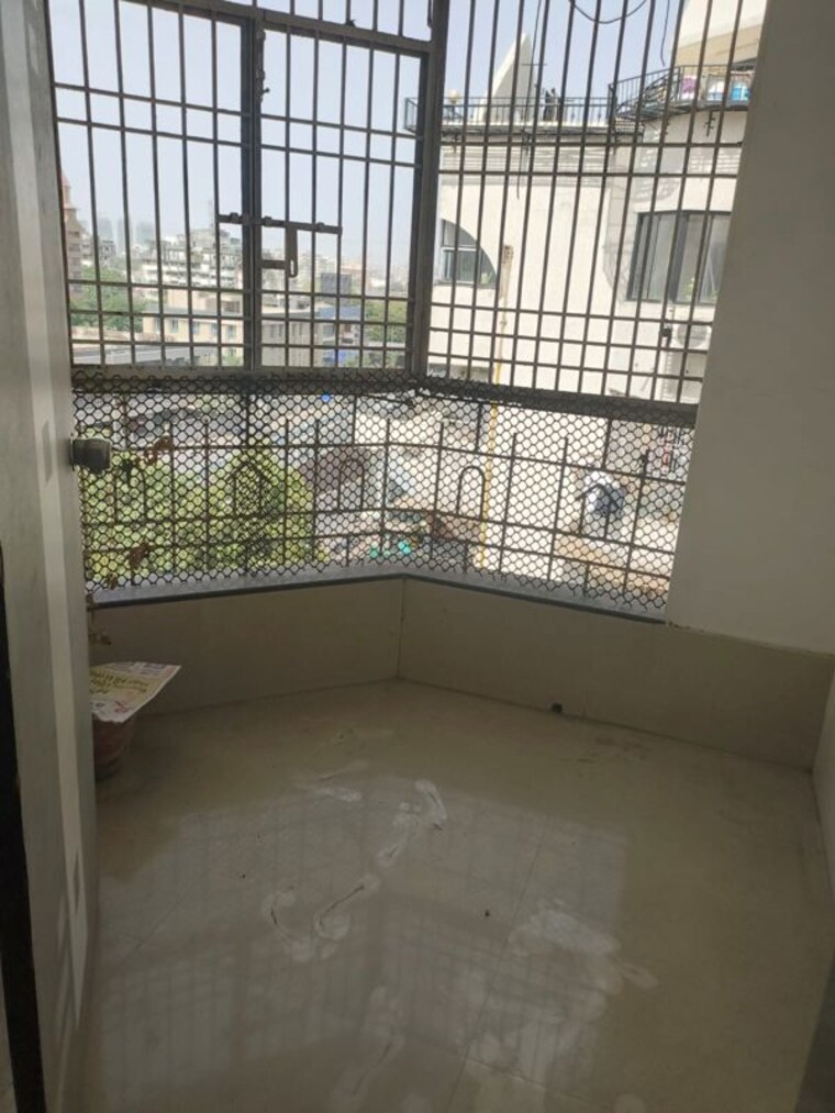 Balcony, adajan 3 Bedroom 1200 Sq.Ft. Apartment In Adajan Surat 10121745