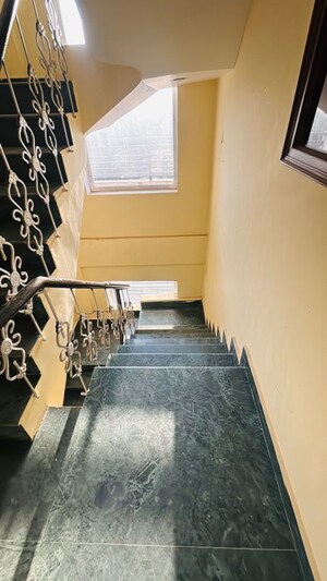 Staircase in 3 BHK Builder Floor at Sector 42 – for Rent