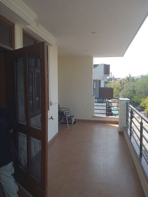 Room in 3 BHK Apartment at Mohit House, Sushant Lok I – for Rent