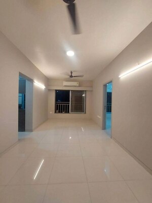 2 BHK Apartment For Rent in Harasiddh Viraaj, Malad East