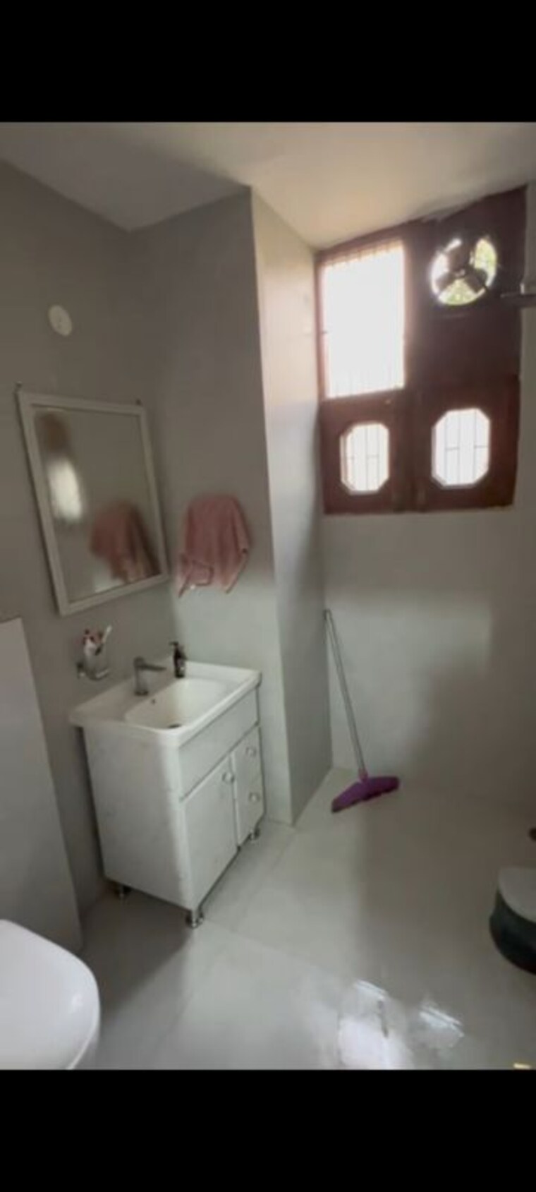 Bathroom, sector 49 3 Bedroom 1500 Sq.Ft. Builder Floor In Sector 49 Chandigarh 10166532
