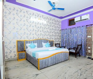 Bedroom in 2 BHK Independent House at Gomti Nagar – for Rent