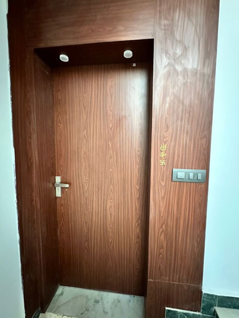 Other, unitech-south-city-1 3 Bedroom 2500 Sq.Ft. Builder Floor In South City 1 Gurgaon 10166557