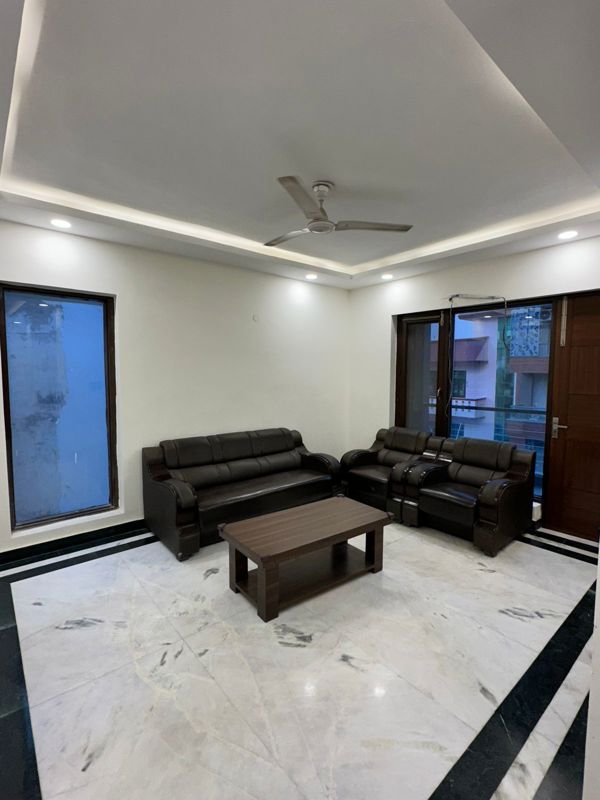 3 BHK Builder Floor For Rent in Unitech South City 1