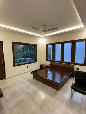 Bedroom in 3 BHK Builder Floor at Unitech South City 1, South City 1 – for Rent