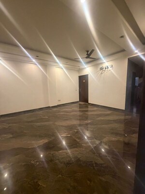 Room in 1 BHK Builder Floor at Sector 15 – for Rent