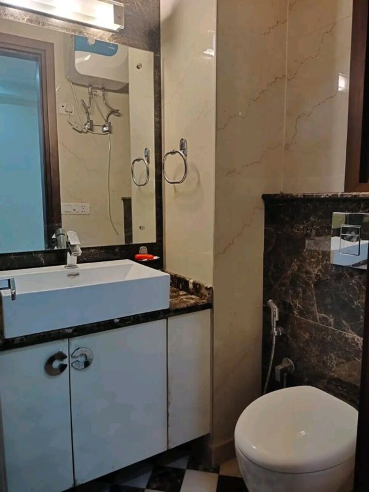 Bathroom, palm-residency-chhatarpur 3 Bedroom 1500 Sq.Ft. Builder Floor In Chattarpur Delhi 10166580