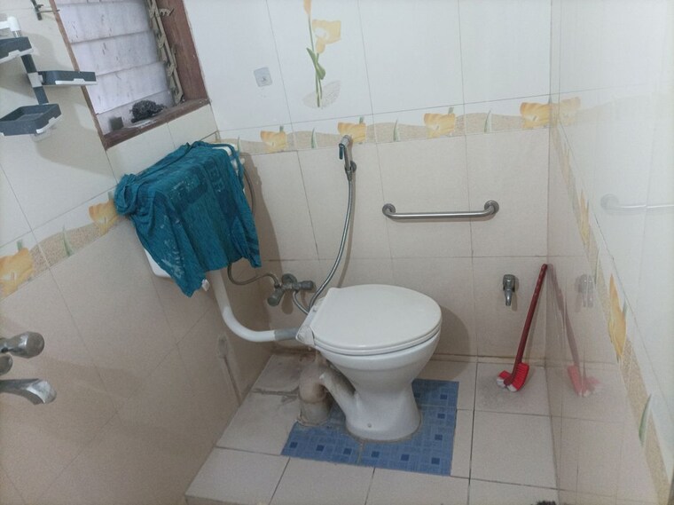 Bathroom, charms-residency-chs 2 Bedroom 865 Sq.Ft. Apartment In Brahmand Thane 10166585