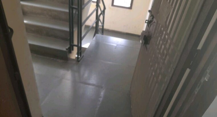 Entrance, sector 4 wave city 3.5 Bedroom 287 Sq.Yd. Builder Floor In Sector 4 Wave City Ghaziabad 10166586