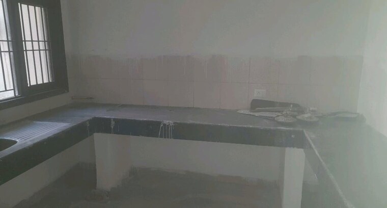 Kitchen, sector 4 wave city 3.5 Bedroom 287 Sq.Yd. Builder Floor In Sector 4 Wave City Ghaziabad 10166586