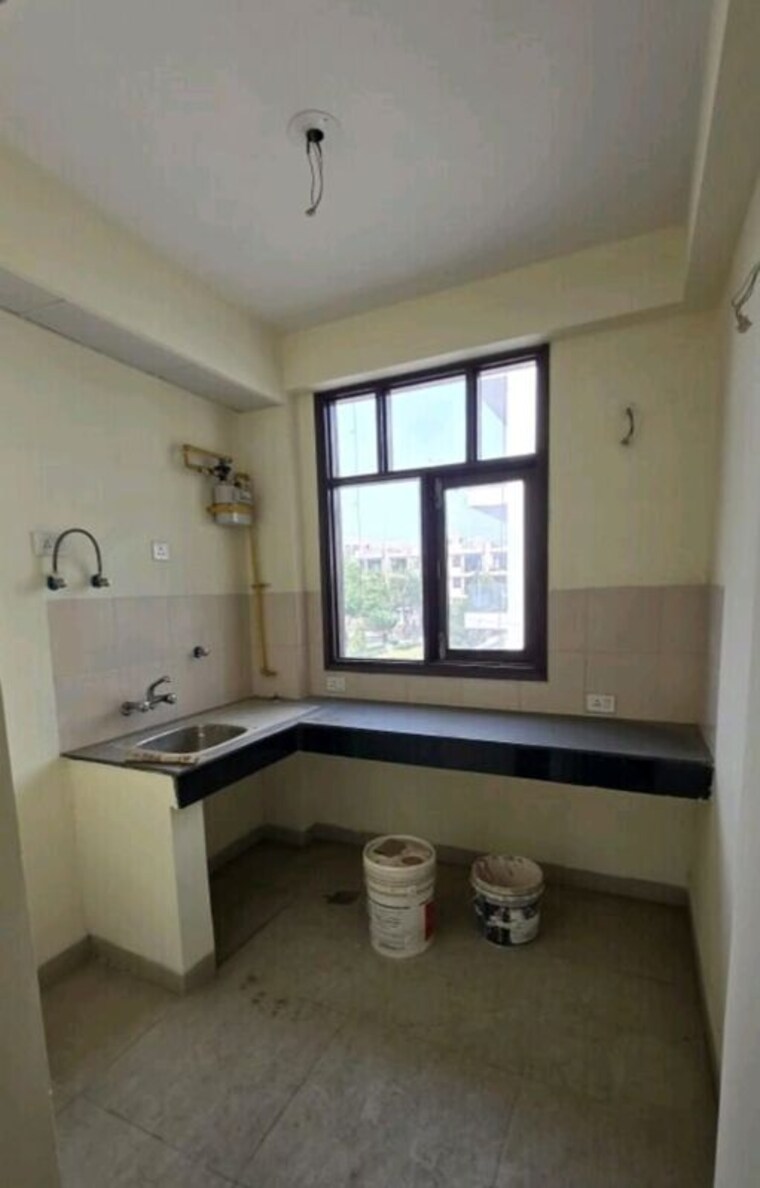 Kitchen, wave-floors 2 Bedroom 135 Sq.Yd. Builder Floor In Mahurali Ghaziabad 10166637