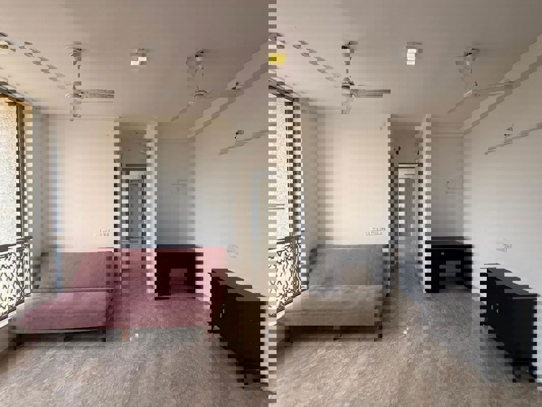 1 BHK + Extra Room 550 Sq.Ft. Apartment in Hiranandani Obelia The Walk