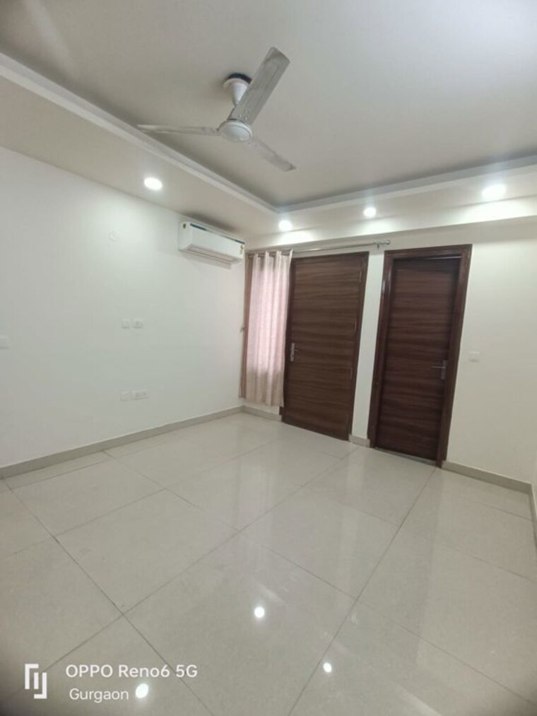 Room, sector 43 3 Bedroom 2400 Sq.Ft. Builder Floor In Sector 43 Gurgaon 10166665