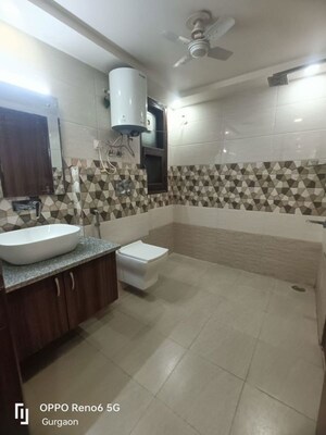 Kitchen in 3 BHK Builder Floor at Sector 43 – for Rent