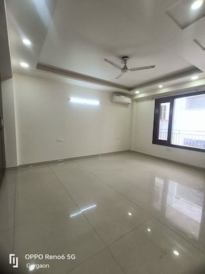 Kitchen in 3 BHK Builder Floor at Sector 43 – for Rent
