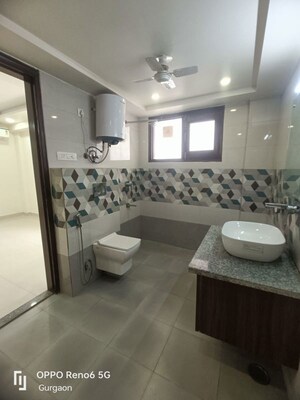 Living Room in 3 BHK Builder Floor at Sector 43 – for Rent