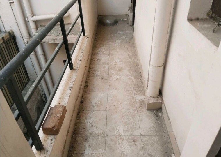 Balcony, wave-floors-premium 2.5 Bedroom 194 Sq.Yd. Builder Floor In Wave City Ghaziabad 10166656