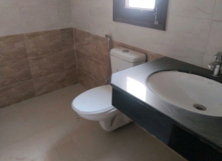 Bathroom, wave-floors-premium 2.5 Bedroom 194 Sq.Yd. Builder Floor In Wave City Ghaziabad 10166656