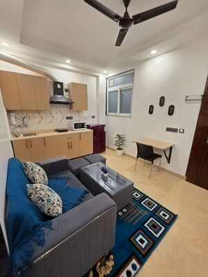 Living Room in 1 BHK Builder Floor at Sector 43 – for Rent