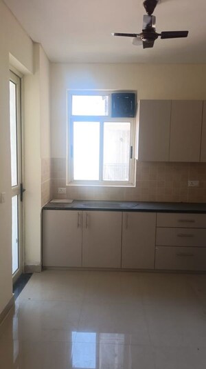 Room in 4 BHK Apartment at Imperia Esfera, Sector 37c – for Rent