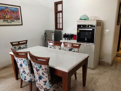 3 BHK Builder Floor For Rent in South City Arcade