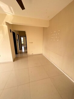 2 BHK Apartment For Rent in Swapnalok Towers