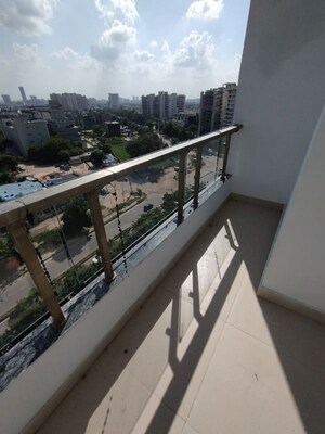 Balcony in 4 BHK Apartment at Gupta Awas, Sector 43 – for Rent
