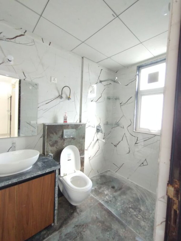 Bathroom, gupta-awas 4 Bedroom 2200 Sq.Ft. Apartment In Sector 43 Gurgaon 10166713